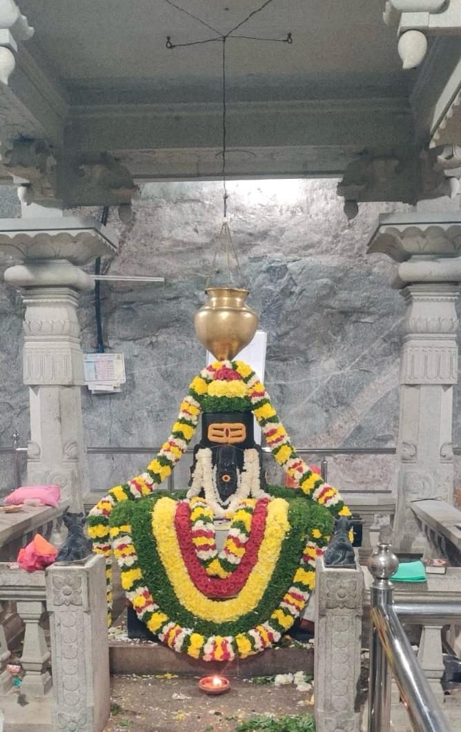 Chaturmukha Lingeshwara, the four-faced Shiva Linga, carved in stone at Kailasagiri